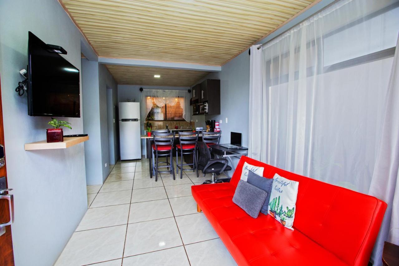 Casa Suculenta ,Monteverde Con Jacuzzi Privado Y Lavanderia 外观 照片
